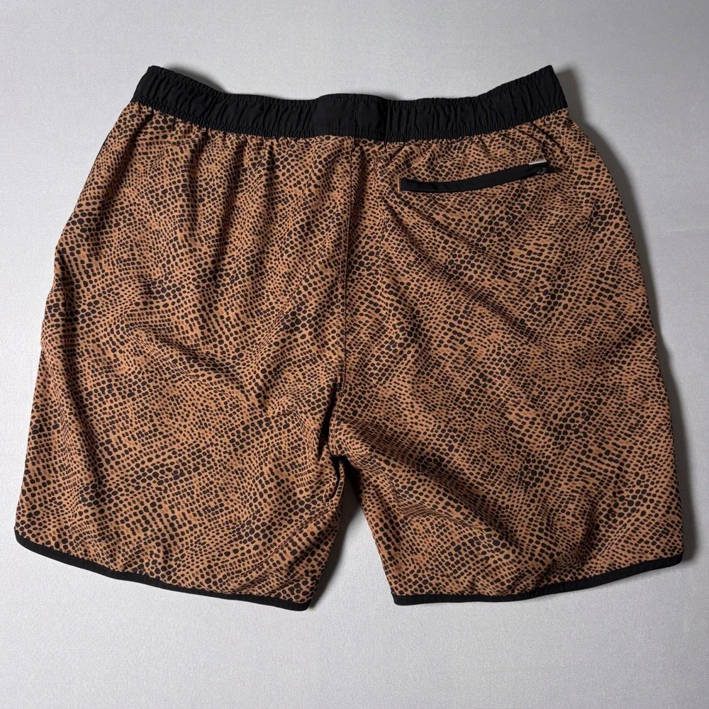 Vuori Cruise Boardshorts XL Mens Brown Cheetah Animal Print Swim Trunks V330